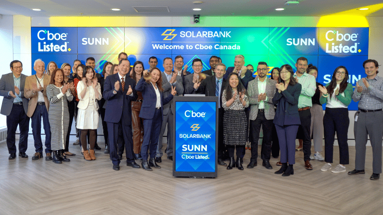 Le développeur d’énergie renouvelable SolarBank Corporation se négocie désormais sur Cboe Canada